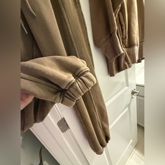 FREE MOVEMENT - Oversized Tan Hoodie and Jogger Set - XS - Excellent Condition - Picture 4 of 14